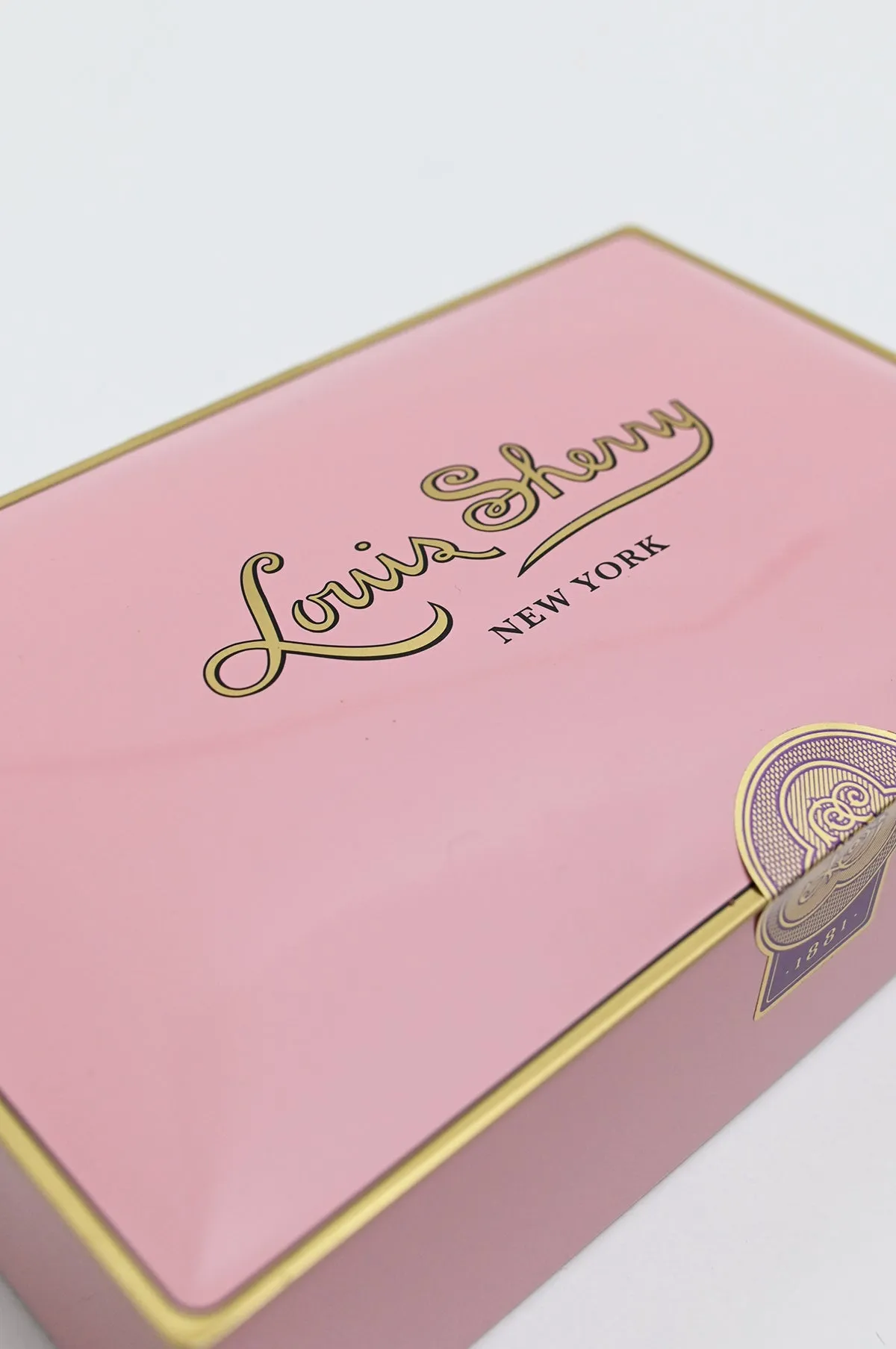 Camellia 12-Piece Tin