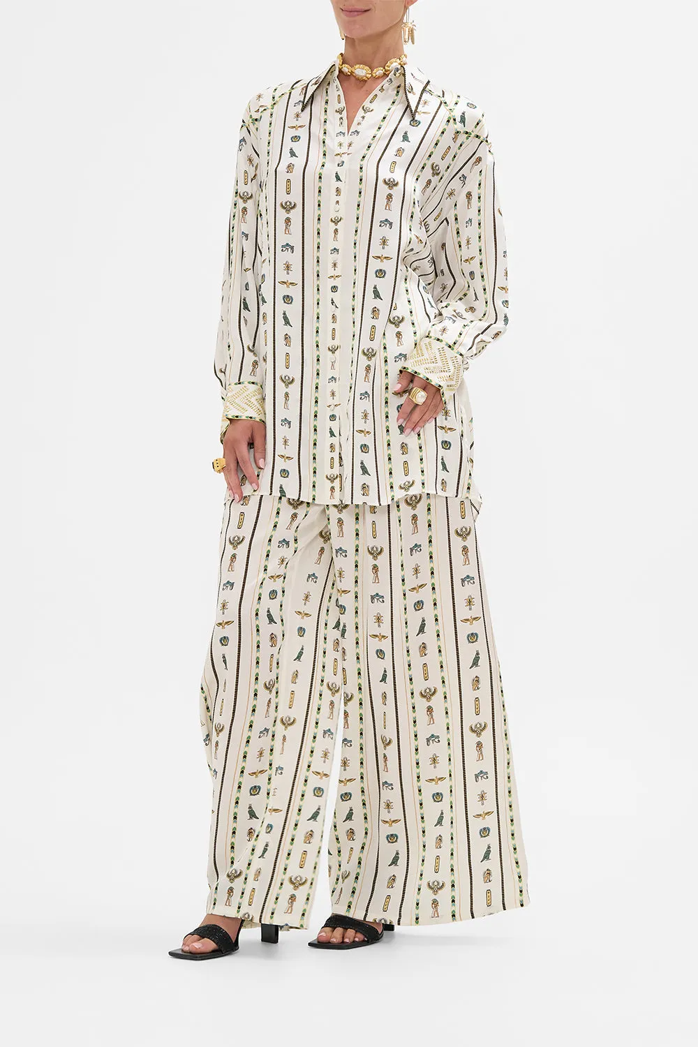 LONG LINE SHIRT WITH YOKE AND BUTTON DETAIL VALLEY OF THE QUEENS