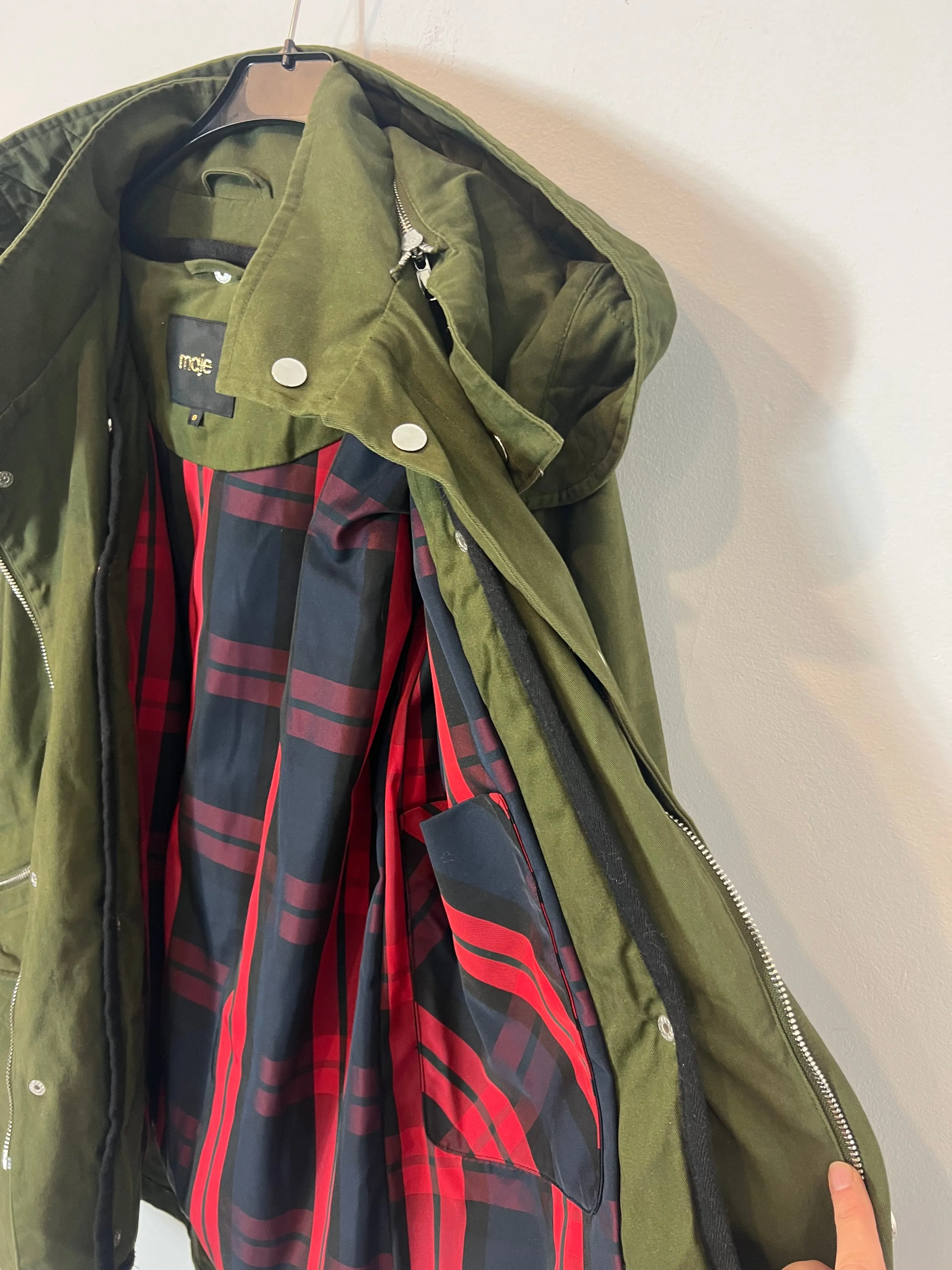 MAJE. Parka verde con forro  T.0(S)