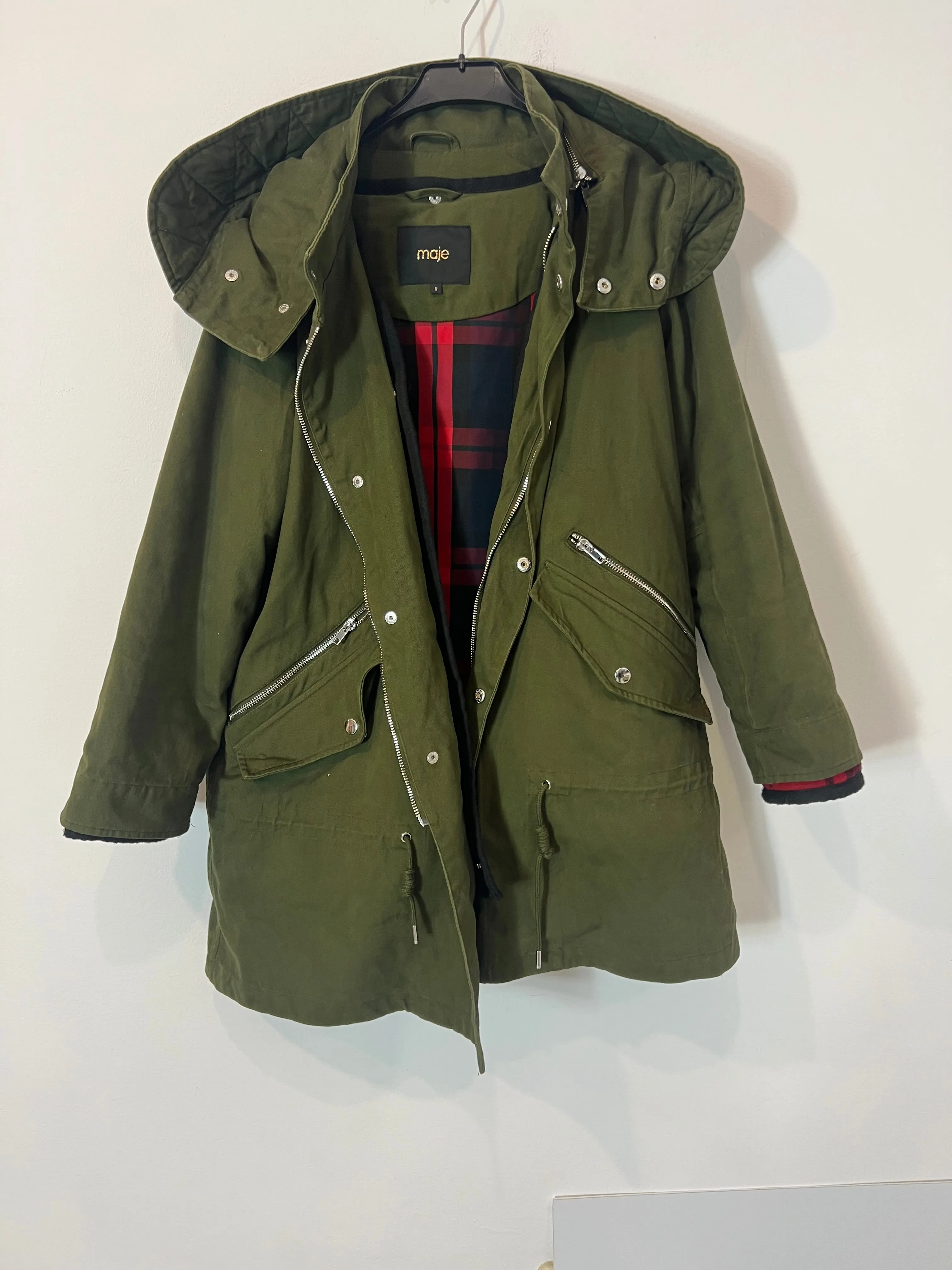MAJE. Parka verde con forro  T.0(S)