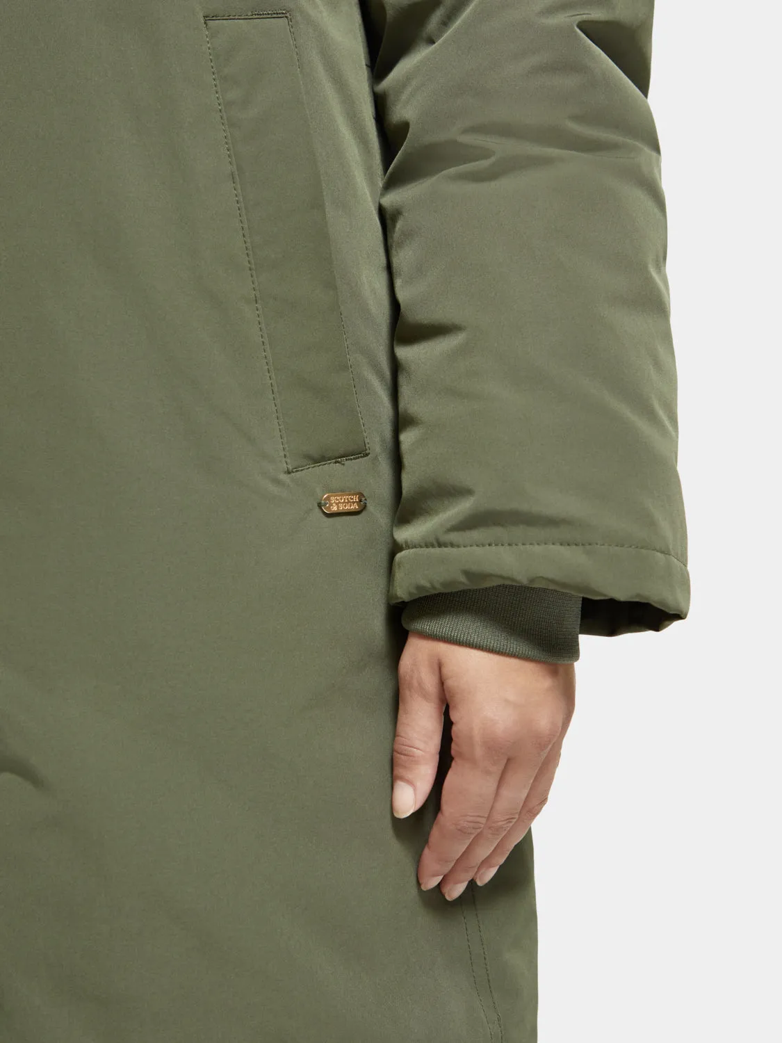 Water repellent mid-length parka